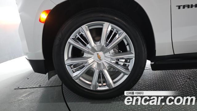 Chevrolet (GM Daewoo) Tahoe 6.2 Dark Knight 4WD - фото 4
