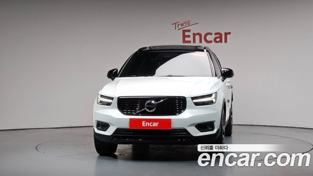 Volvo XC40 T4 R-Design - фото 2