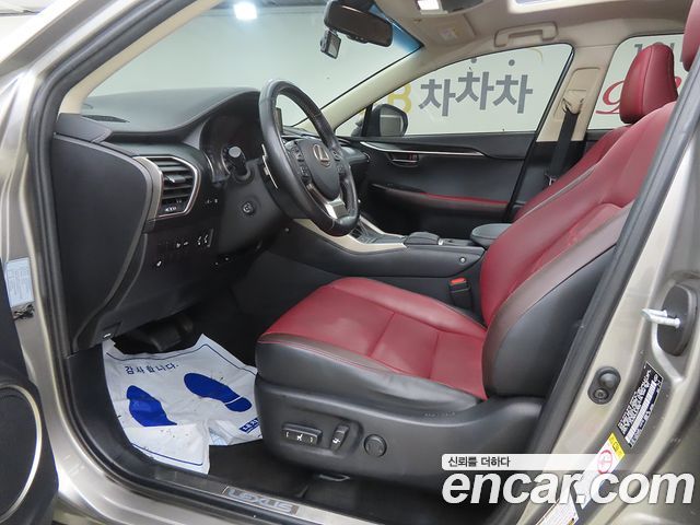 Lexus NX 300h Executive - фото 4