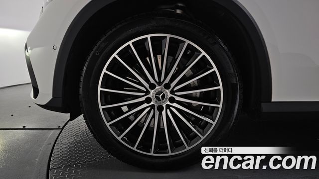 Mercedes-Benz GLC-Class X254 GLC300 4MATIC AMG Line - фото 3