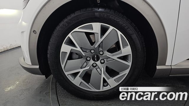 Genesis GV60 Standard - фото 4