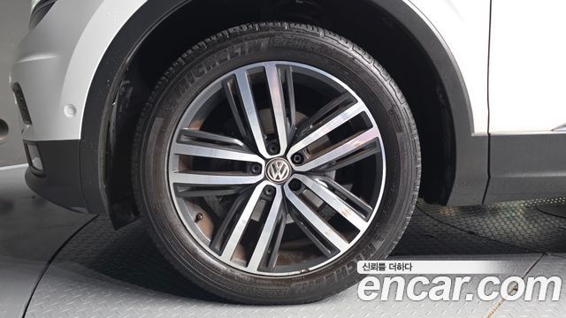 Volkswagen Tiguan Allspace 2.0 TDI Prestige - фото 4