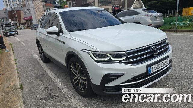 Volkswagen Tiguan 2-го поколения 2.0 TDI Prestige - фото 0