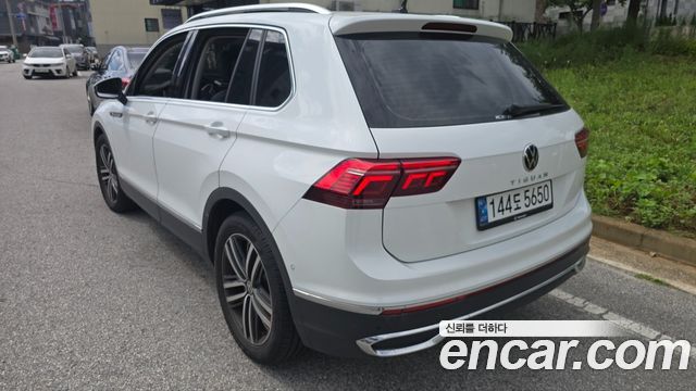 Volkswagen Tiguan 2-го поколения 2.0 TDI Prestige - фото 2