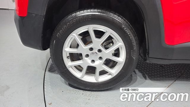 Jeep Renegade 2.4 Limited - фото 4