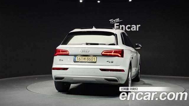 Audi Q5 FY 40 TDI Quattro Premium - фото 3