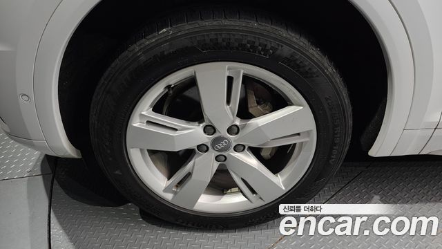Audi Q5 FY 40 TDI Quattro Premium - фото 4