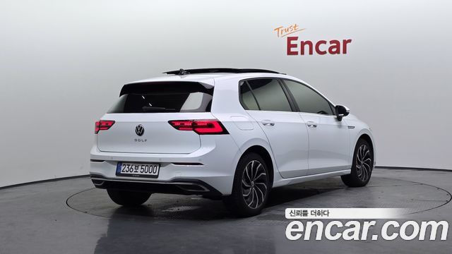 Volkswagen Golf 8-го поколения 2.0 TDI Prestige - фото 1
