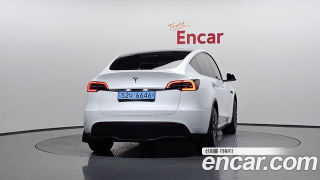 Tesla Model Y RWD - фото 3