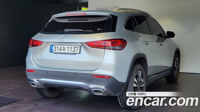 Mercedes-Benz GLA-Class H247 GLA220 - фото 1
