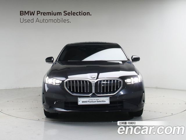 BMW 5 Series G60 523d - фото 1