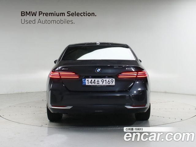 BMW 5 Series G60 523d - фото 2