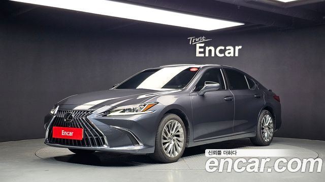 Lexus ES 300h 7-го поколения Luxury Plus - фото 0