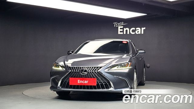 Lexus ES 300h 7-го поколения Luxury Plus - фото 2