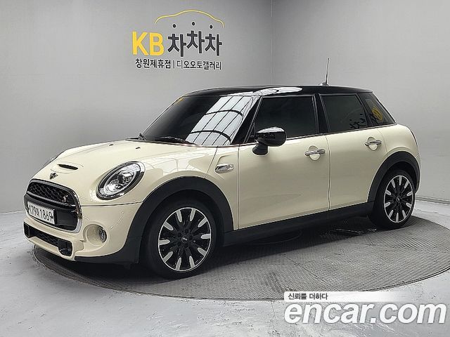 Mini Cooper S 5Door HIGH 3rd - фото 0