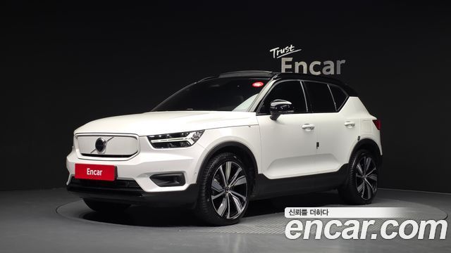 Volvo XC40 Recharge Twin Ultimate - фото 0