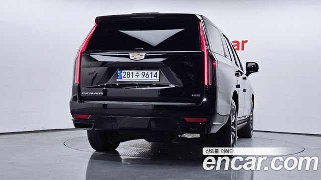 Cadillac Escalade 5-го поколения 6.2 Sports Platinum - фото 3