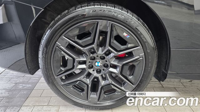 BMW iX xDrive60 M Sport Pro - фото 4