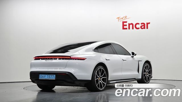 Porsche Taycan Base - фото 1