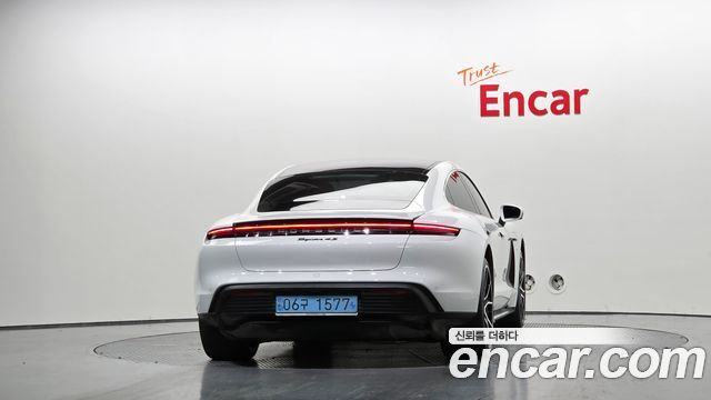 Porsche Taycan Base - фото 3