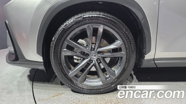 Lexus NX 350h 2-го поколения Premium - фото 3