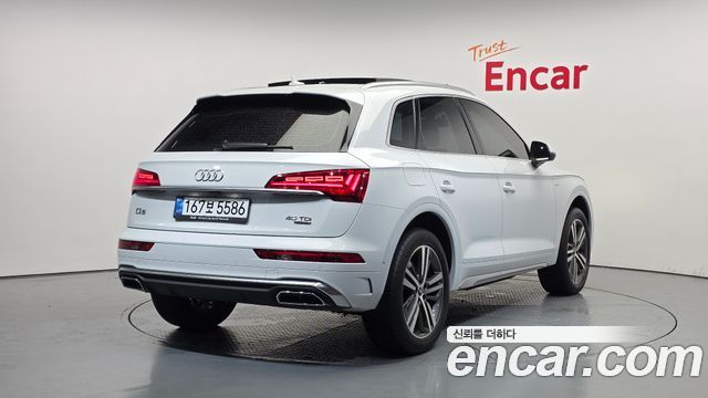 Audi Q5 FY 40 TDI Quattro Premium - фото 1