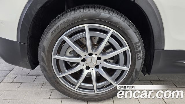 Mercedes-Benz GLB-Class X247 AMG GLB35 4MATIC - фото 4