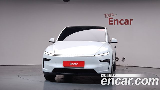 Tesla Model Y RWD - фото 1