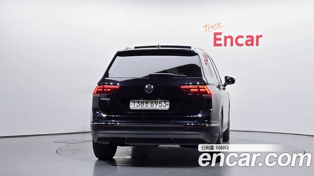 Volkswagen Tiguan 2-го поколения 2.0 TDI Prestige - фото 3