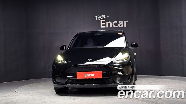Tesla Model Y RWD - фото 2