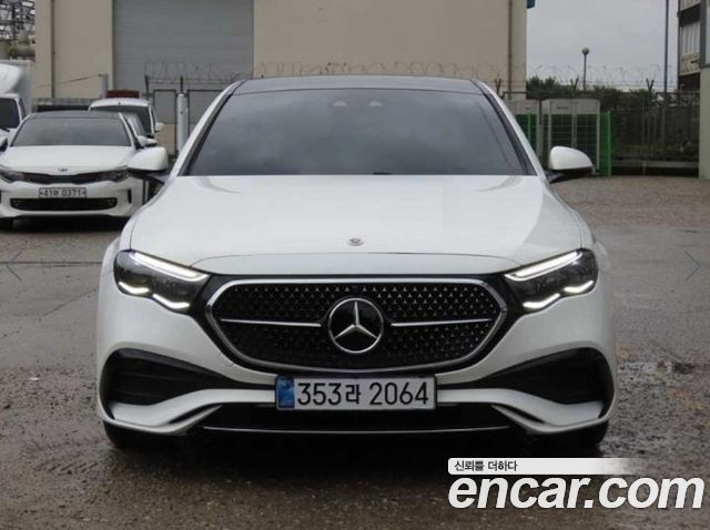 Mercedes-Benz E-Class W214 E300 4MATIC AMG Line - фото 0