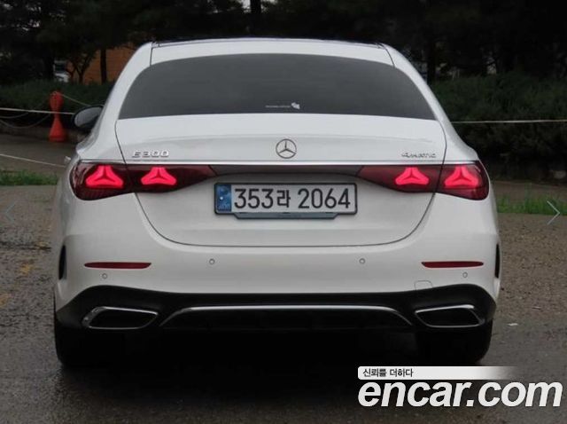 Mercedes-Benz E-Class W214 E300 4MATIC AMG Line - фото 3