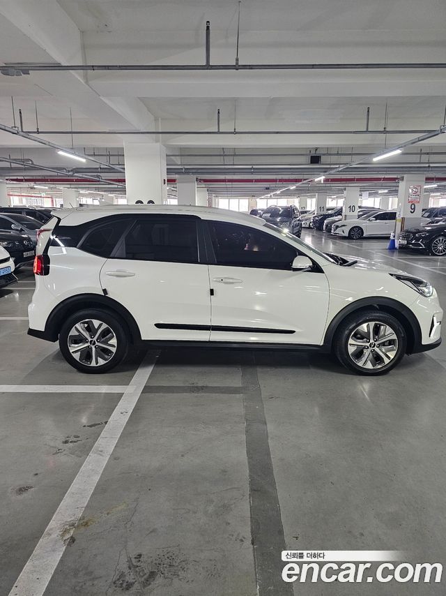 Kia Niro Plus Earth - фото 3