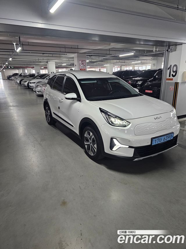 Kia Niro Plus Earth - фото 0