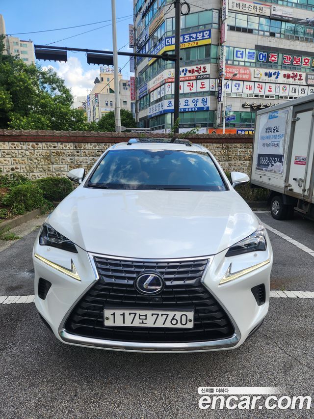 Lexus NX 300h Supreme - фото 2