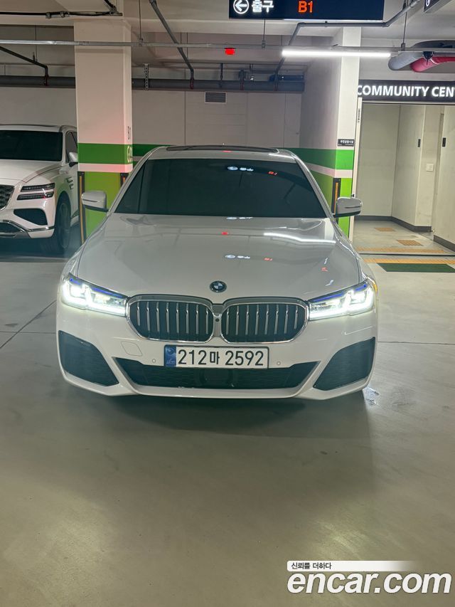 BMW 5 Series G30 530e M Sport - фото 0