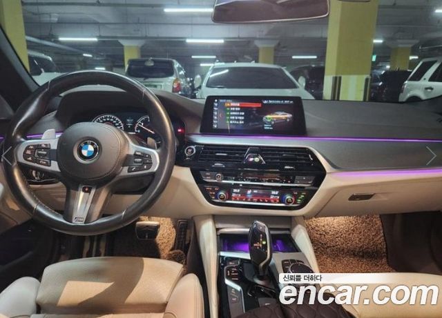 BMW 5 Series G30 M550d xDrive - фото 2