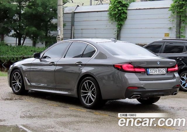 BMW 5 Series G30 520i M Sport - фото 2