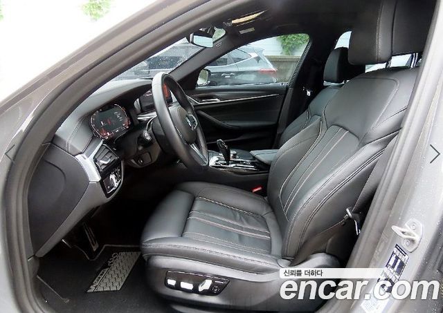 BMW 5 Series G30 520i M Sport - фото 4