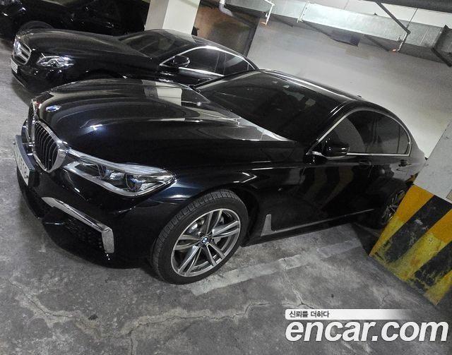 BMW 7 Series G11 730d xDrive M Sport - фото 0