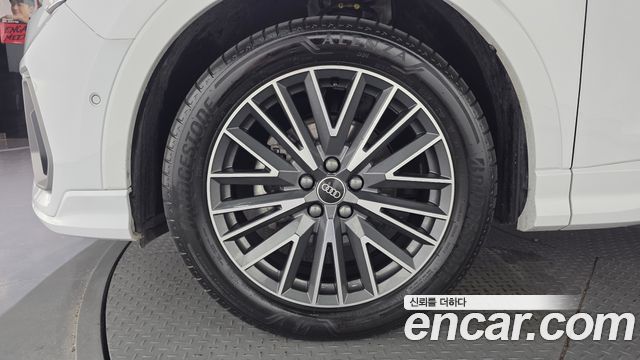 Audi Q3 F3 35 TDI Premium - фото 4