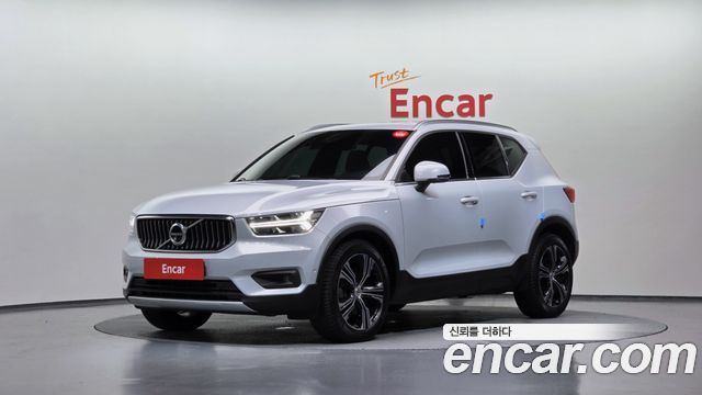 Volvo XC40 B4 Inscription - фото 0