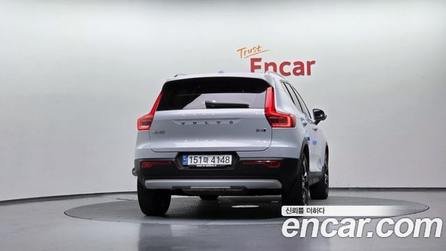 Volvo XC40 B4 Inscription - фото 3