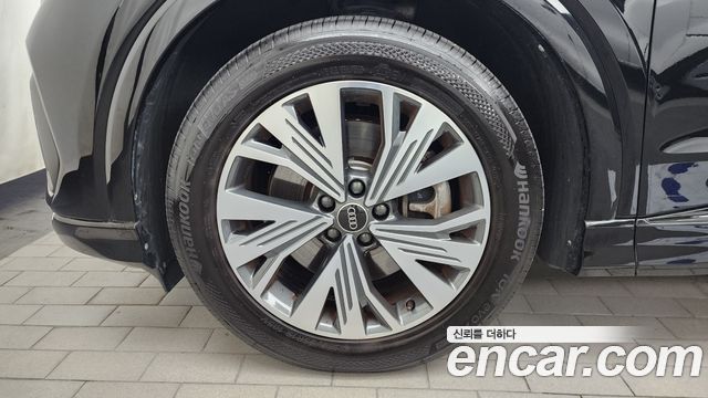 Audi Q4 e-Tron F4 40 Sportback - фото 4