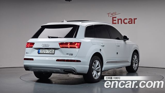 Audi Q7 45 TFSI Quattro - фото 0