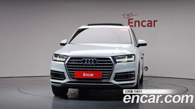 Audi Q7 45 TFSI Quattro - фото 1