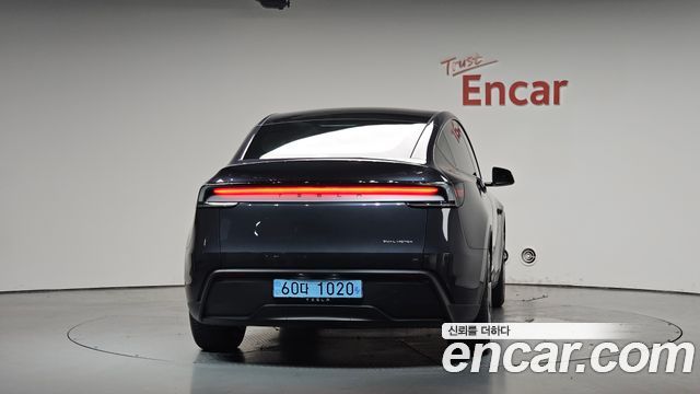 Tesla Model Y RWD - фото 2