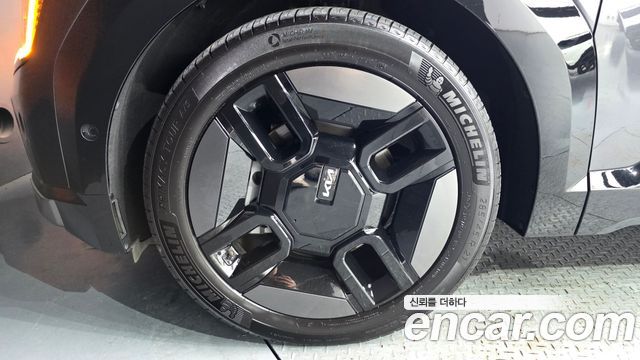 Kia EV9 Long Range 4WD GT Line - фото 4