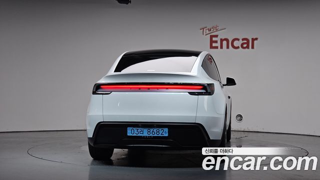 Tesla Model Y RWD - фото 2