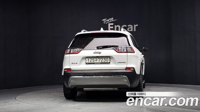 Jeep Cherokee KL 2.4 Limited AWD - фото 3